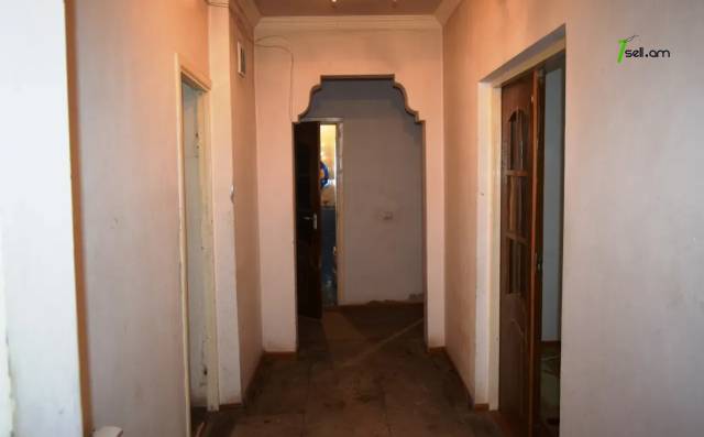 3 սենյականոց բնակարան Եղիշե Չարենցի փողոցում, 84 քմ, 1/4 հարկ, եվրովերանորոգված