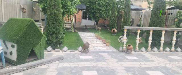 Մեկ հարկանի տուն, 8-րդ փողոց 3-րդ նրբանցք Արզնիում, 110 քմ, 2 սանհանգույց, կապիտալ վերանորոգված