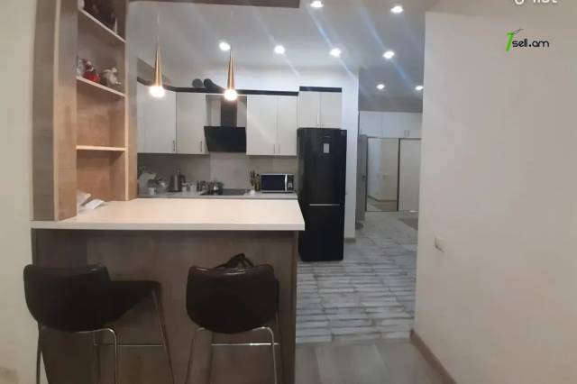 3 սենյականոց բնակարան նորակառույց շենքում Եկմալյան փողոցում, 80 ք.մ., 5/18 հարկ, բարձր առաստաղներ