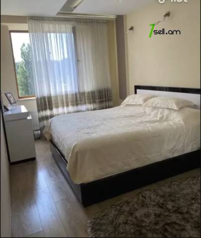 3 սենյականոց բնակարան նորակառույց շենքում կենտրոնում, 131 ք.մ., 5/14 հարկ, 2 սանհանգույց