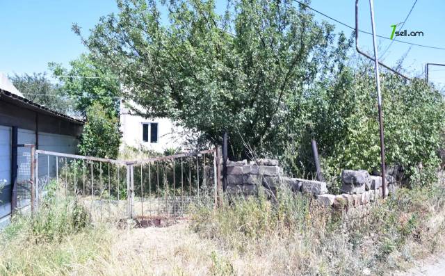 Երկու հարկանի քարե տուն, Վ. Սարգսյան 2-րդ թաղամաս Գյումրիում, 213 ք.մ., 2 սանհանգույց