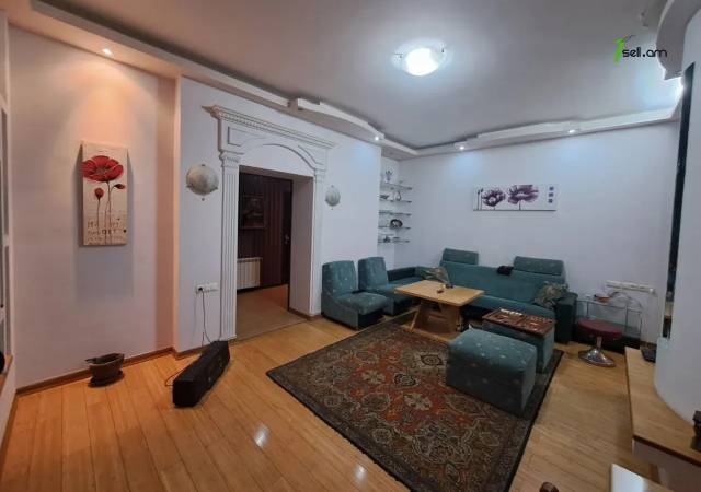 3 սենյականոց բնակարան Տերյան փողոցում, 110 քմ, նախավերջին հարկ, կապիտալ վերանորոգված, քարե շենք