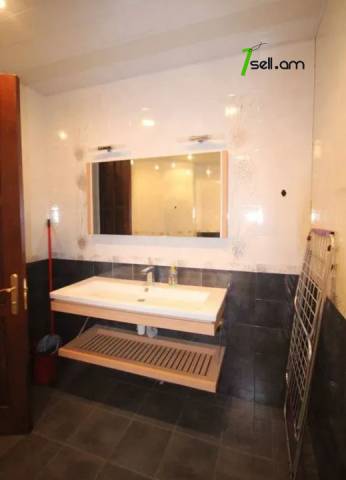 3 սենյականոց բնակարան նորակառույց շենքում Հյուսիսային պողոտայում, 120 ք.մ., 2 սանհանգույց