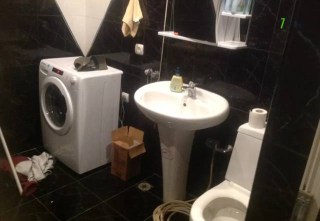 Երկու հարկանի քարե տուն Ազատամարտիկների փողոցում Էրեբունիում, 200 ք.մ., 2 սանհանգույց