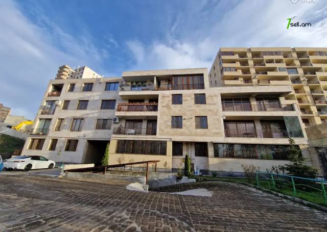 4 սենյականոց բնակարան նորակառույց շենքում Լվովյան փողոցում, 160 ք.մ., 2 սանհանգույց