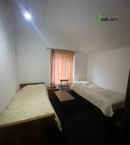 Երկու հարկանի տուն Վահան Տերյանի 1-ին փողոցում Ավանում, 222 ք.մ., 2 սանհանգույց