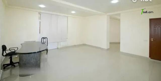 Բազմաֆունկցիոնալ գույք Նաիրի Զարյան փողոցում Արաբկիրում, 70 քմ