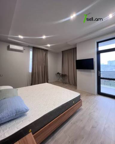 Երկու հարկանի քարե տուն Գոգոլի փողոցում Քանաքեռ Զեյթունում, 550 ք.մ., 3+ սանհանգույց