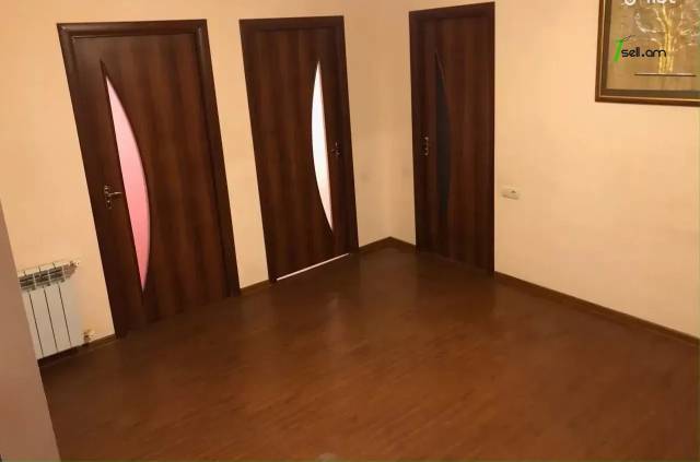 3 սենյականոց բնակարան նորակառույց շենքում Նիկողայոս Ադոնցի փողոցում, 100 ք.մ., 3/8 հարկ