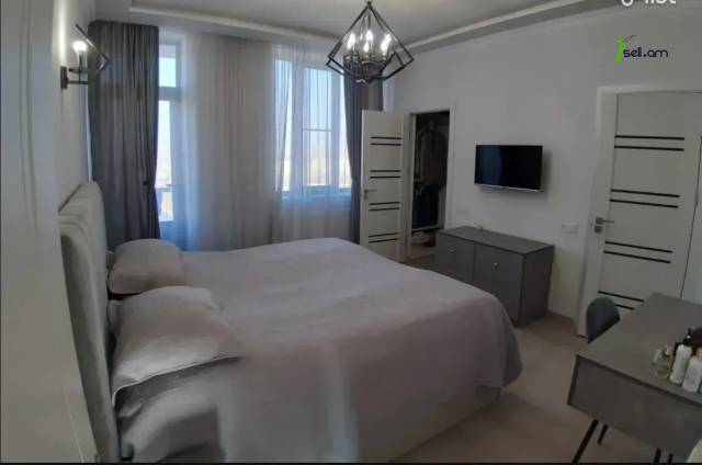 Երկու հարկանի քարե տուն Շրջանցիկ Թունել փողոցում Արաբկիրում, 220 ք.մ., 3+ սանհանգույց