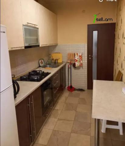 4 սենյականոց բնակարան Թամանյան փողոցում, 100 քմ, 2/5 հարկ, կապիտալ վերանորոգված, քարե շենք