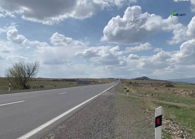 Գյուղատնտեսական հողատարածք Եղվարդում, 5000 ք.մ.