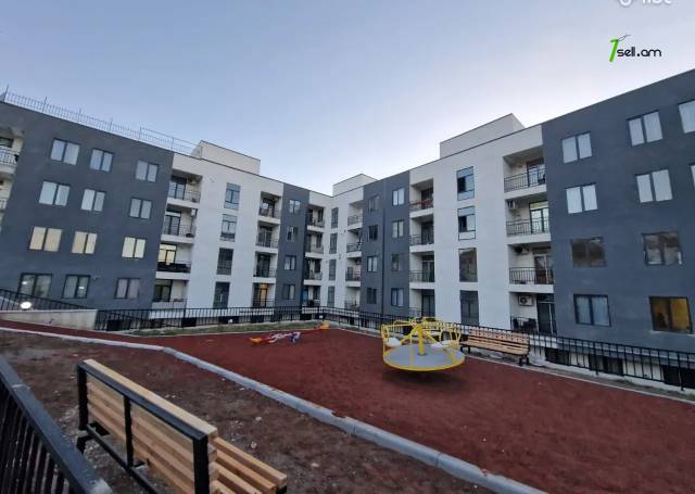 2 սենյականոց բնակարան նորակառույց շենքում, Թբիլիսյան խճուղի, 40 ք.մ., 2/4 հարկ, բարձր առաստաղներ