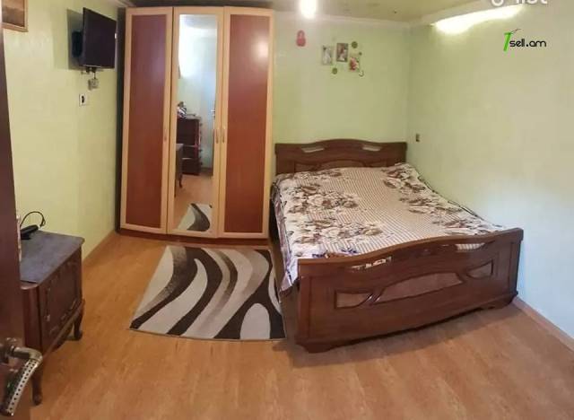 Երկու հարկանի քարե տուն Ավանում, 470 ք.մ., 2 սանհանգույց