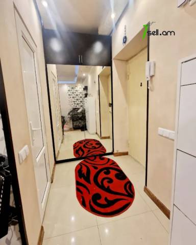 1 սենյականոց բնակարան Նանսենի փողոցում, 44 ք.մ., 3/5 հարկ, կապիտալ վերանորոգված, քարե շենք