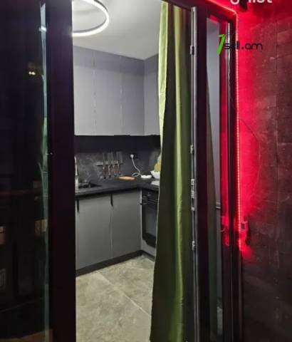 2 սենյականոց բնակարան Վիկտոր Համբարձումյանի փողոցում, 62 ք.մ., նախավերջին հարկ