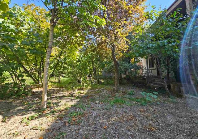 Մեկ հարկանի քարե տուն Գյուլբենկյան փողոցում Արաբկիրում, 900 ք.մ., 2 սանհանգույց, եվրովերանորոգված