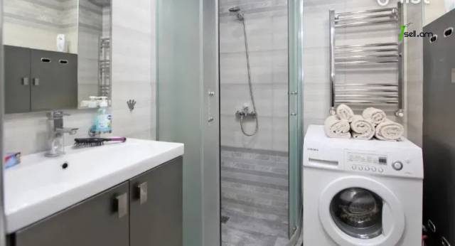 2 սենյականոց բնակարան Եզնիկ Կողբացու փողոցում, 40 ք.մ., դիզայներական ոճով վերանորոգված