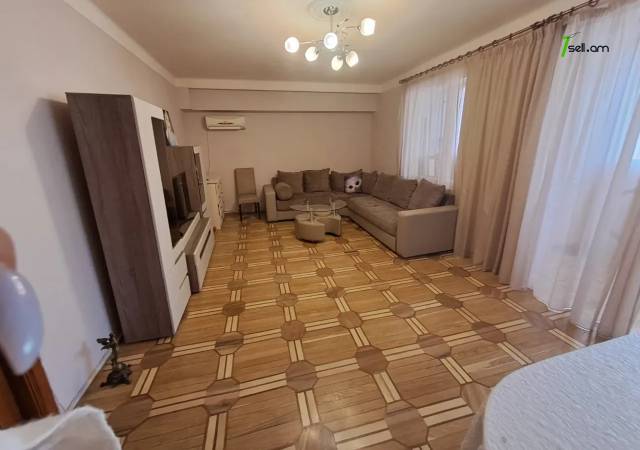 3 սենյականոց բնակարան Երվանդ Քոչարի փողոցում, 95 ք.մ., 4/13 հարկ, մի քանի պատշգամբ