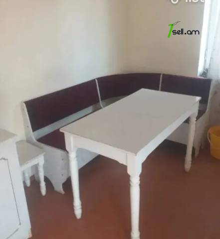 Երկու հարկանի քարե տուն, Միքայել Նալբանդյան փողոցի 1-ին նրբանցք Նալբանդյանում, 360 ք.մ.