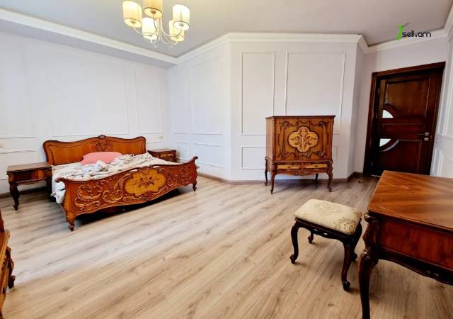 Չորս հարկանի տուն Առինջի 21-րդ փողոցում Առինջում, 950 քմ, 3+ սանհանգույց