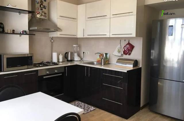 2 սենյականոց բնակարան նորակառույց շենքում Պարույր Սևակի փողոցում, 71 ք.մ., բարձր առաստաղներ