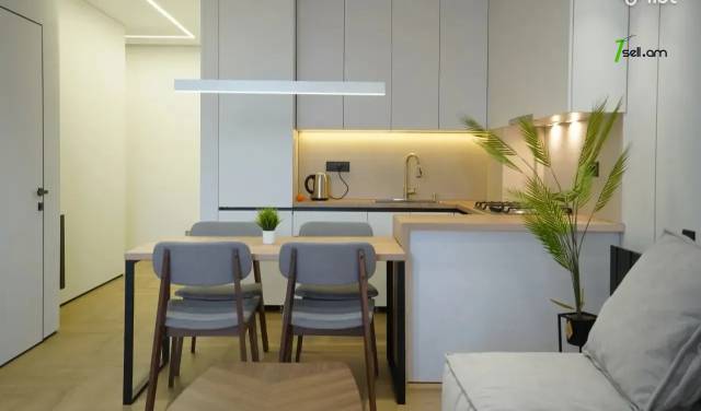 3 սենյականոց բնակարան նորակառույց շենքում Ֆուչիկի փողոցում, 65 քմ, նախավերջին հարկ, 2 սանհանգույց