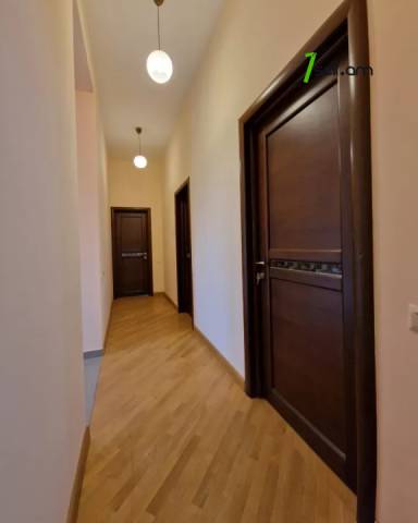 Երկու հարկանի քարե տուն Նուբարաշենի 4-րդ փողոցում Նուբարաշենում, 800 ք.մ., 3+ սանհանգույց