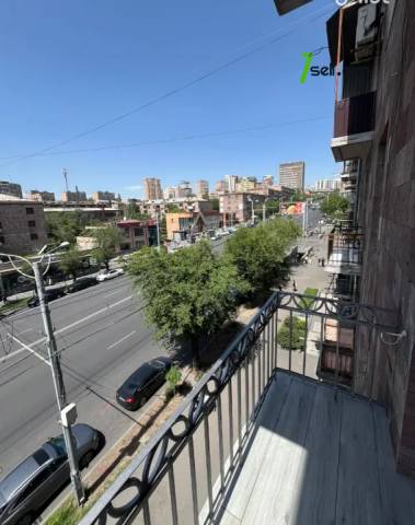 2 սենյականոց բնակարան Կոմիտասի պողոտայում, 43 քմ, նախավերջին հարկ, բարձր առաստաղներ