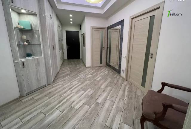 4 սենյականոց բնակարան նորակառույց շենքում Ադոնցի փողոցում, 120 ք.մ., 2 սանհանգույց, բարձր առաստաղներ