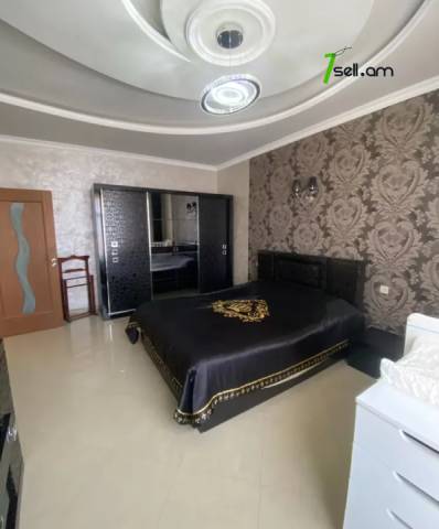 Երկու հարկանի քարե տուն Նոր Նորքում, 800 ք.մ., 3+ սանհանգույց, եվրովերանորոգված