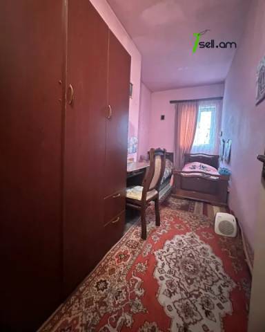 Երկու հարկանի քարե տուն Դավիթ Բեկի փողոցում Նոր Նորքում, 1400 ք.մ., կոսմետիկ վերանորոգում