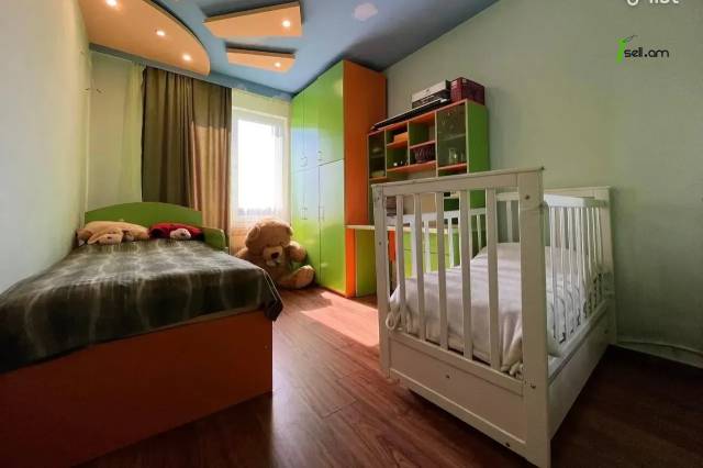 3 սենյականոց բնակարան, Քուչակ թաղամաս, 78 քմ, նախավերջին հարկ, 2 սանհանգույց, կապիտալ վերանորոգված