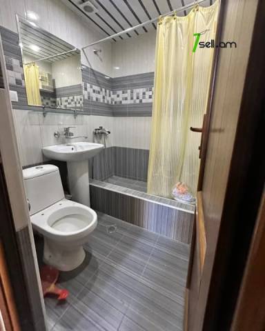 1 սենյականոց բնակարան Զաքյան փողոցում, 36 ք.մ., 3/5 հարկ, կապիտալ վերանորոգված, քարե շենք