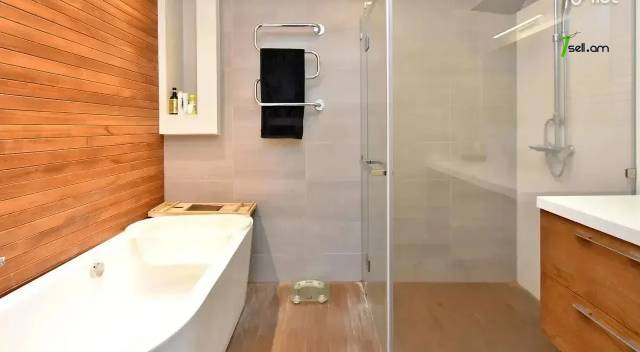 3 սենյականոց բնակարան նորակառույց շենքում Կոմիտասի պողոտայում, 106 ք.մ., նախավերջին հարկ