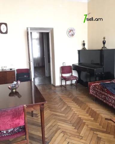 3 սենյականոց բնակարան Կիևյան փողոցում, 88 քմ, 3/5 հարկ, 2 սանհանգույց, բարձր առաստաղներ, քարե շենք