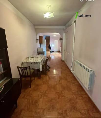 Երկու հարկանի քարե տուն Նոր Արեշի 35-րդ փողոցում Արաբկիրում, 188 ք.մ.