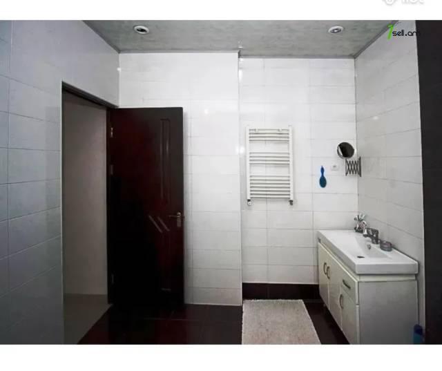 2 սենյականոց բնակարան նորակառույց շենքում Լեռ Կամսարի փողոցում, 90 ք.մ., 2 սանհանգույց