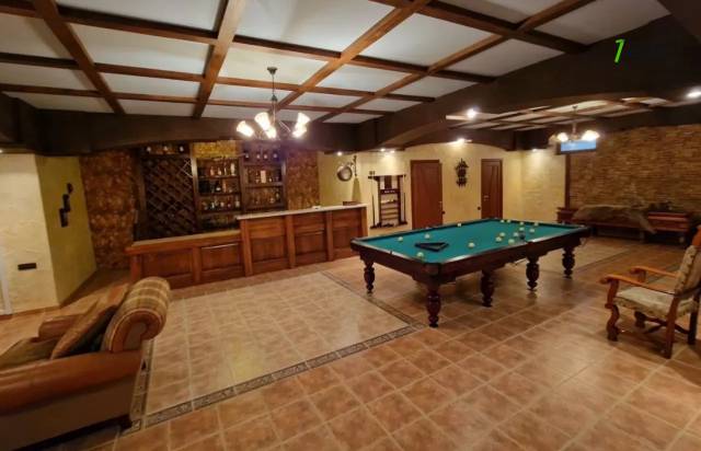 Երեք հարկանի քարե տուն, Ձոր 1 թաղամաս Դավիթաշենում, 800 ք.մ., 3+ սանհանգույց, կապիտալ վերանորոգված