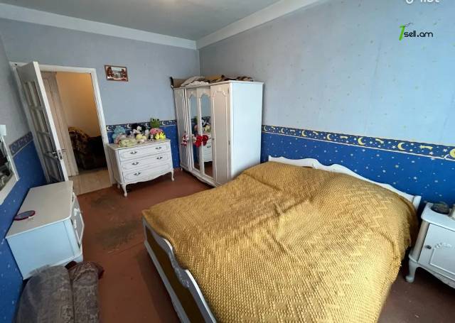 3 սենյականոց բնակարան Զաքարիա Քանաքեռցու փողոցում, 79 քմ, 6/9 հարկ, մի քանի պատշգամբ