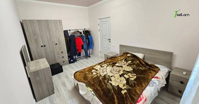 Մեկ հարկանի քարե տուն Նոր Արեշի 11րդ փողոցում Էրեբունիում, 100 ք.մ., կապիտալ վերանորոգված