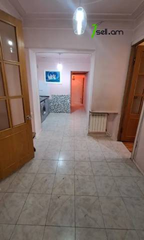 3 սենյականոց բնակարան Տիգրան Մեծի պողոտայում, 102 ք.մ., 2/5 հարկ, կապիտալ վերանորոգված, քարե շենք