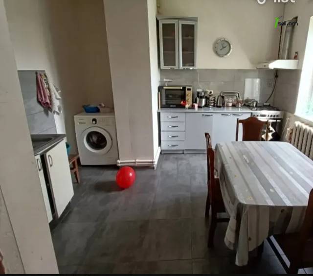 Մեկ հարկանի քարե տուն 1-ին փողոցում Ջրվեժում, 134 ք.մ., կապիտալ վերանորոգված