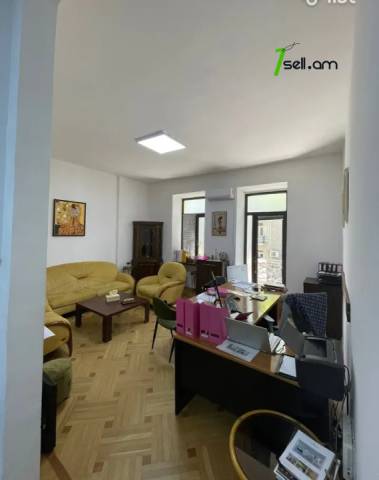 Գրասենյակային տարածք Պուշկինի փողոցում կենտրոնում, 75 ք.մ.