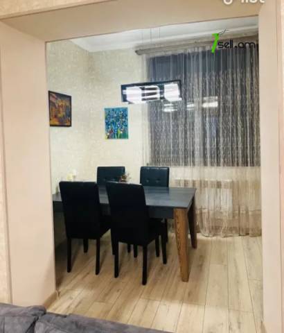 4 սենյականոց բնակարան Լվովյան փողոցում, 78 ք.մ., 3/5 հարկ, կապիտալ վերանորոգված, քարե շենք