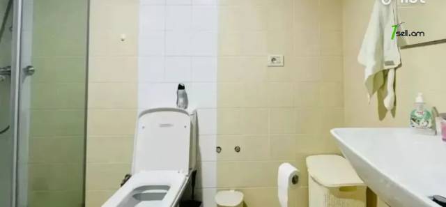 3 սենյականոց բնակարան նորակառույց շենքում Լեոյի փողոցում, 130 քմ, նախավերջին հարկ, 2 սանհանգույց