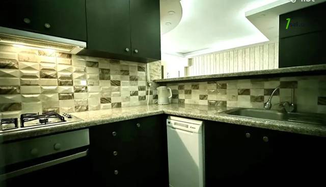 3 սենյականոց բնակարան նորակառույց շենքում Ամիրյան փողոցում, 70 ք.մ., 3/12 հարկ, 2 սանհանգույց