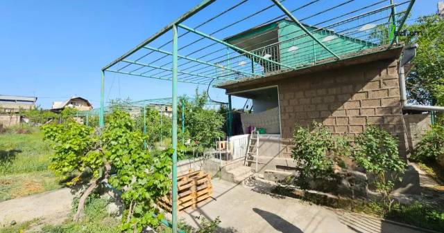 Երկու հարկանի քարե տուն Խարբերդի 2-րդ փողոցում Շենգավիթում, 480 քմ