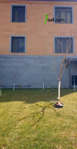 Երկու հարկանի քարե տուն Նվեր Սաֆարյան փողոցում Ավանում, 600 ք.մ., 3+ սանհանգույց