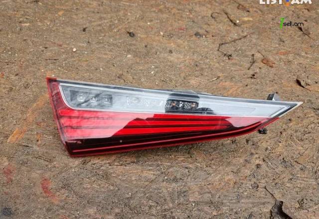 Lexus ES բագաժնիկի ձախ ստոպ